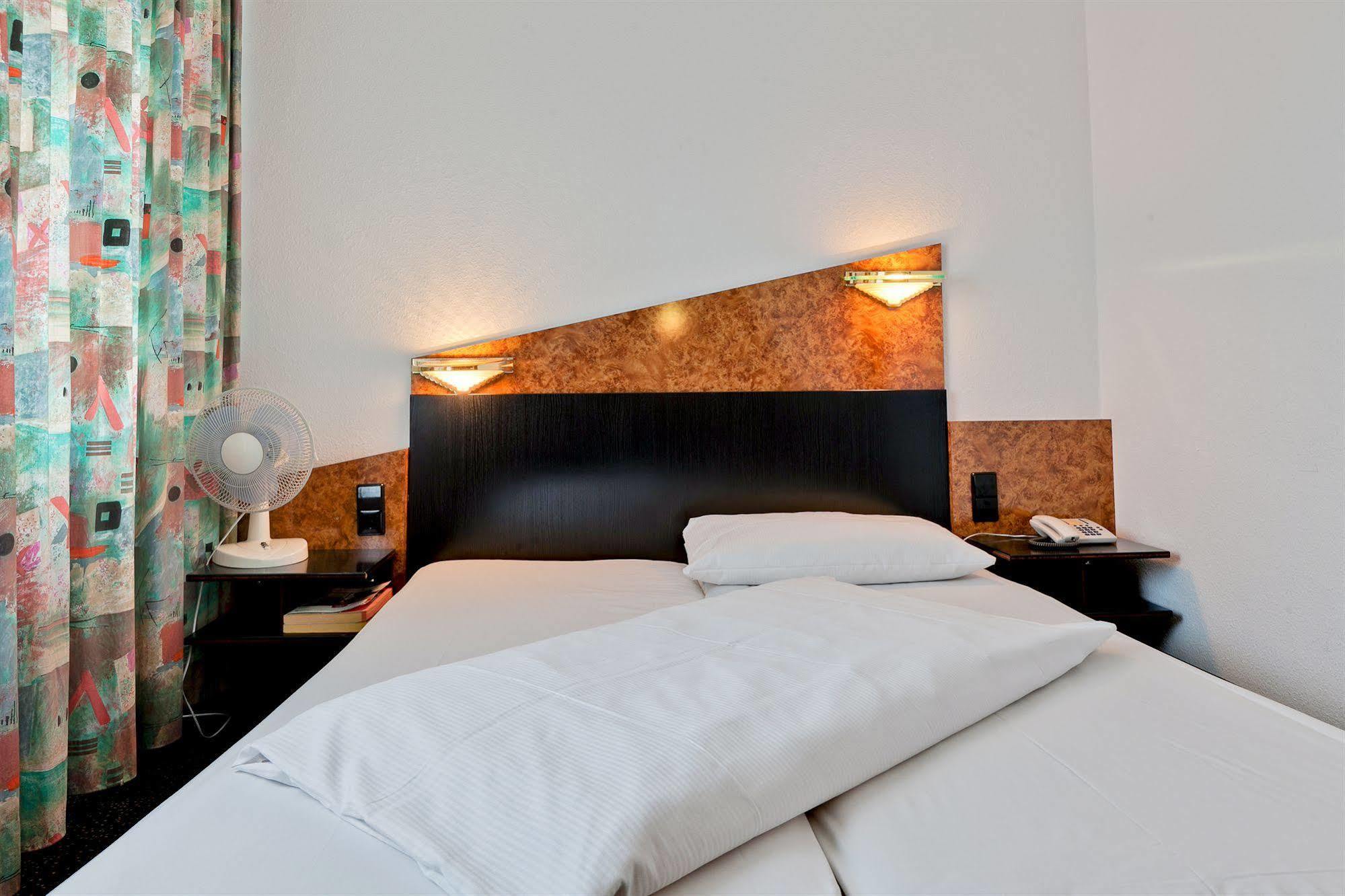 Hotel Astoria Stuttgart City Exteriér fotografie